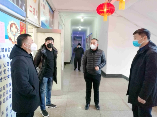七台河公司新建煤矿组织党员干部深入下层检查疫情防控事情。（李春铭 摄）