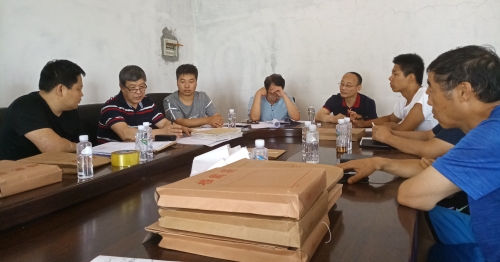 图为省厅专家到双矿公司举行营业指导 门宗良摄